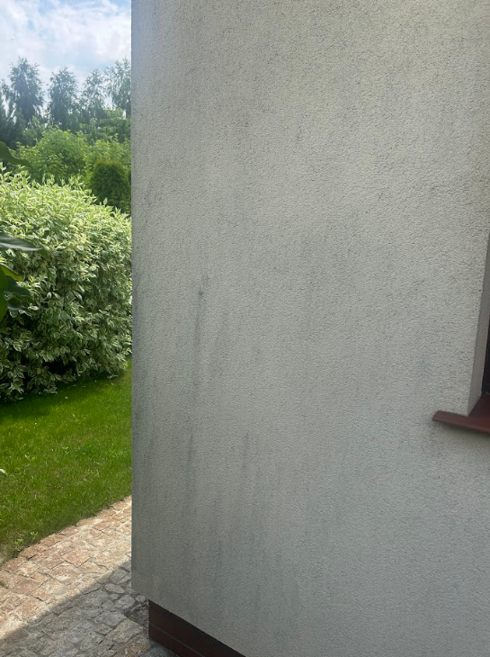 Elewacja – zacieki i osady atmosferyczne – przed myciem